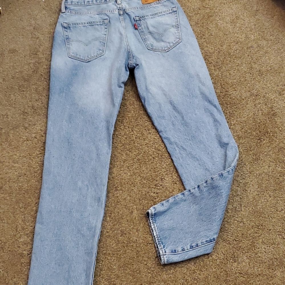 541 Levi's "Ripped" - Picture 7 of 13